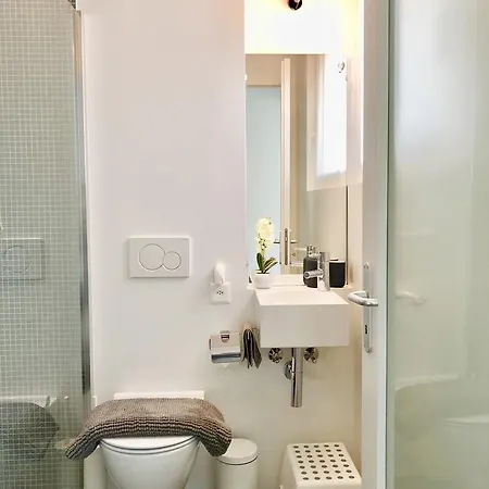 Contemporary Lake View Apartments Montreux