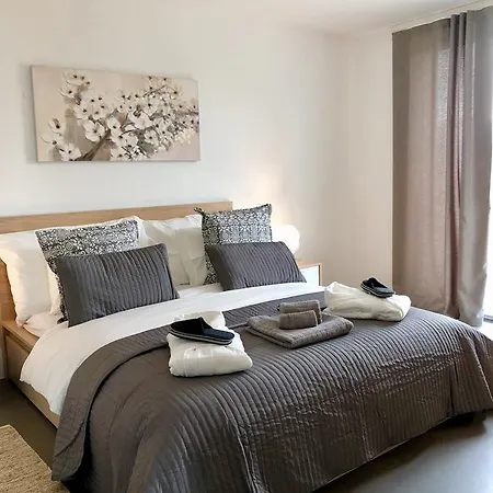 Contemporary Lake View Apartments